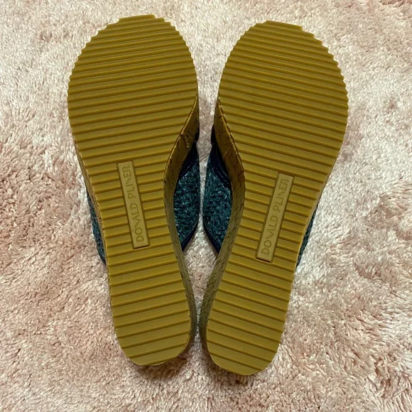 BRAND NEW - DONALD J PLINER Ideala Crisscross Wedge Platform Sandals ❤️❤️❤️ - Picture 9 of 9